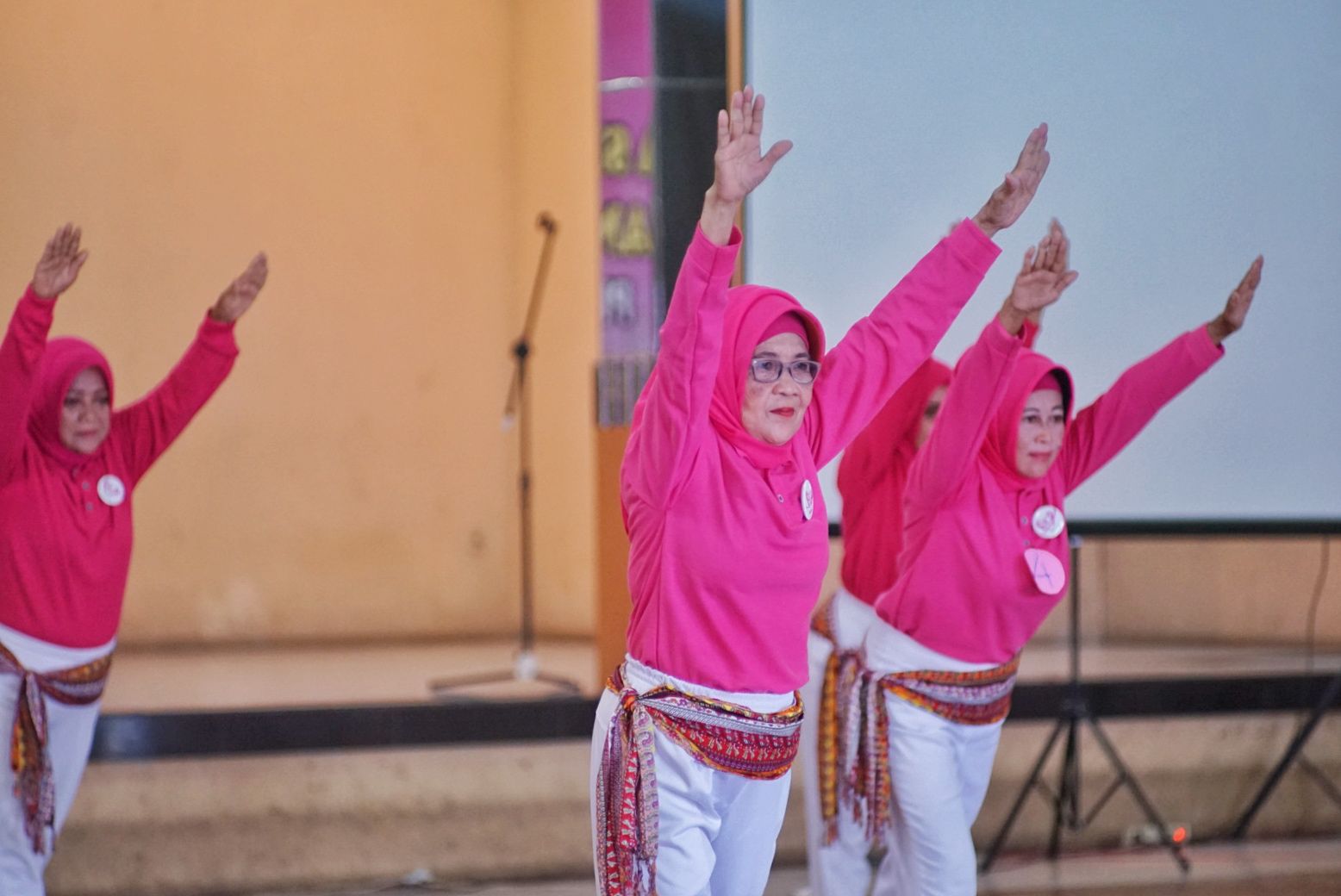 Festival Senam Komunitas Kebugaran Lansia Pra-lansia Indonesia (KLPI) Ajak Lansia Sehat, Bugar  dan Poduktif