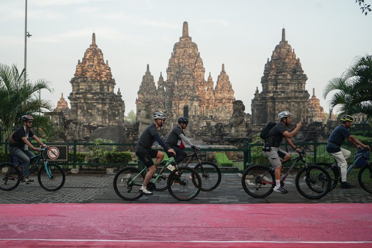 Peringati ASEAN Sports Day, Pemerintah Gelar Prambanan Fun Cycling