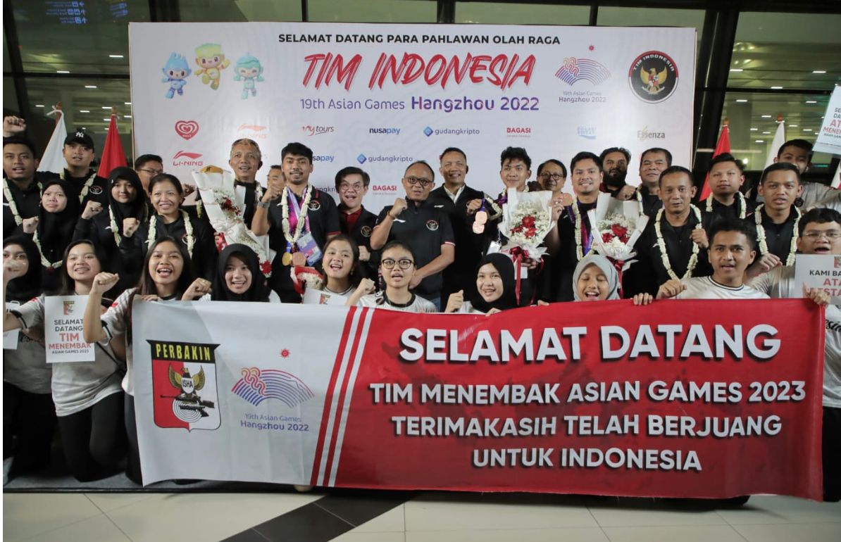 Sambut Kontingen Indonesia Cabor Menembak dan Esport, Kemenpora Bangga dengan Emas Menembak dan Perjuangan Atlet