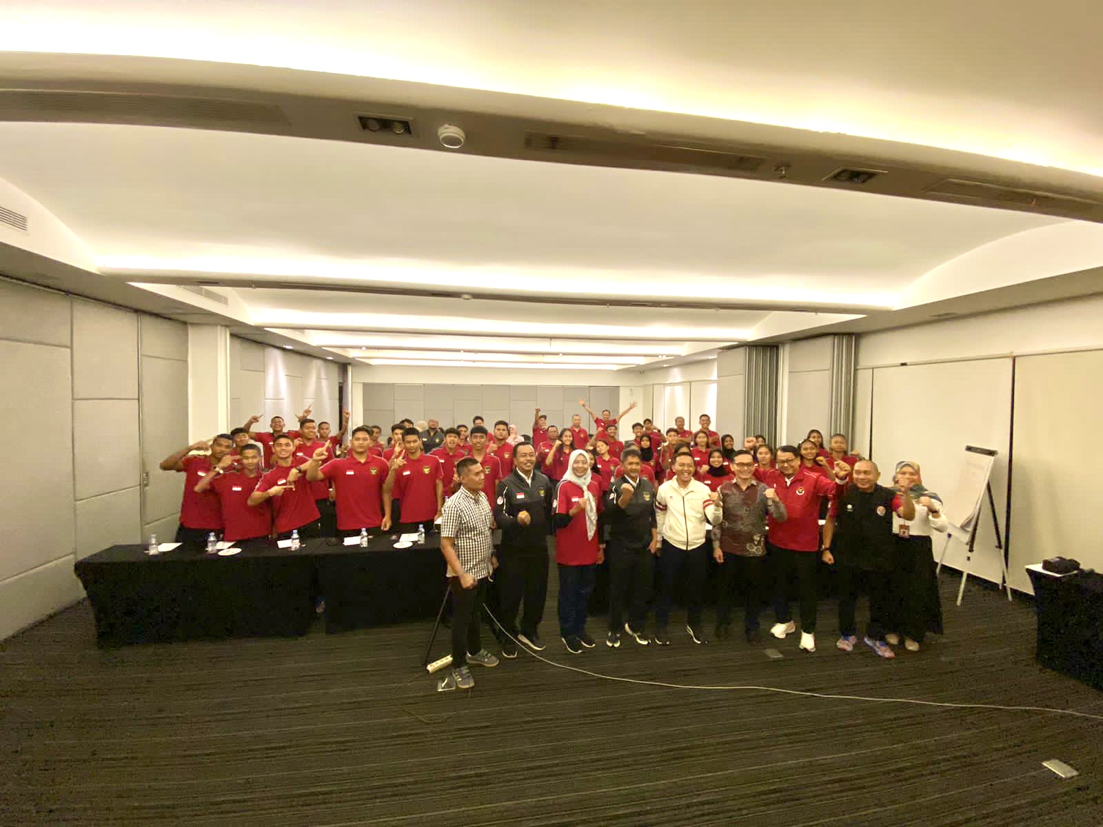 Kemenpora RI Melepas Kontingen Tim Pelajar Atletik Indonesia Ke Ajang Kompetisi 15th Sea Youth Athletics Championships 2023 Thailand.
