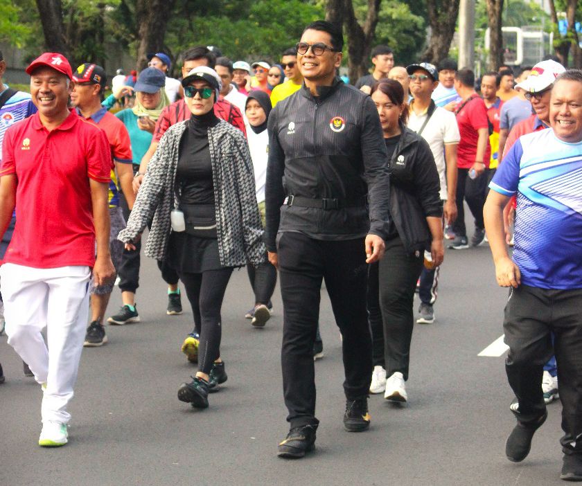 Gelorakan Semangat Berolahraga, Deputi Rudy Ajak Jajaran Deputi 3 Jalan Santai di Akhir Pekan