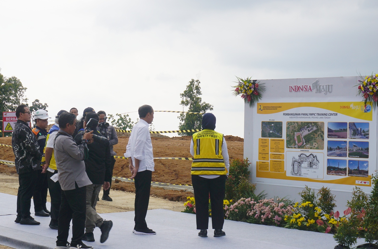 Kemenpora RI Dampingi Presiden RI Dalam Acara Ground Breaking Paralympic Training Center Karanganyar