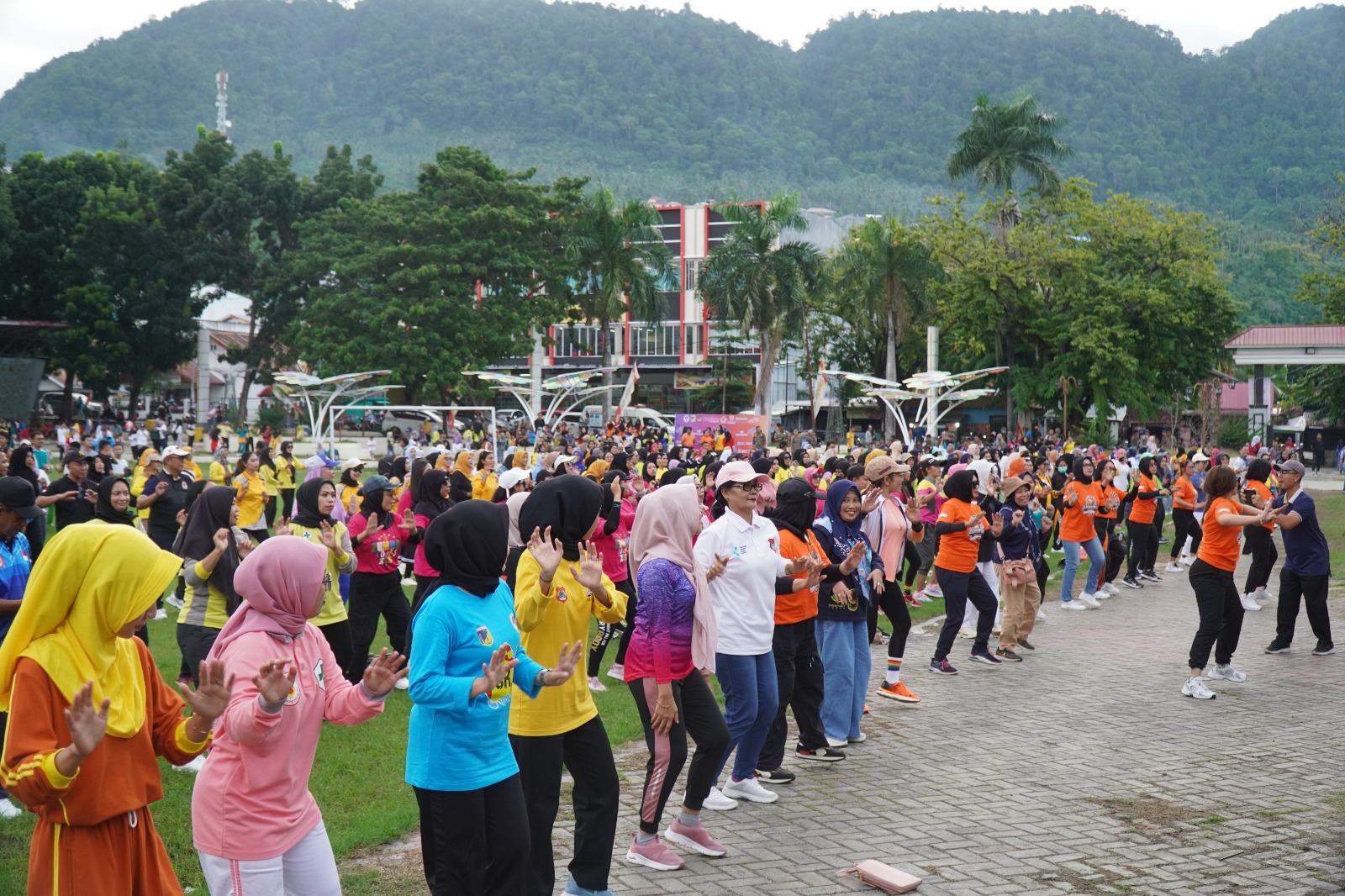 Ramaikan Pembukaan Tarkam Kemenpora, 2000 Orang Padati Alun-Alun Kabupaten Banggai