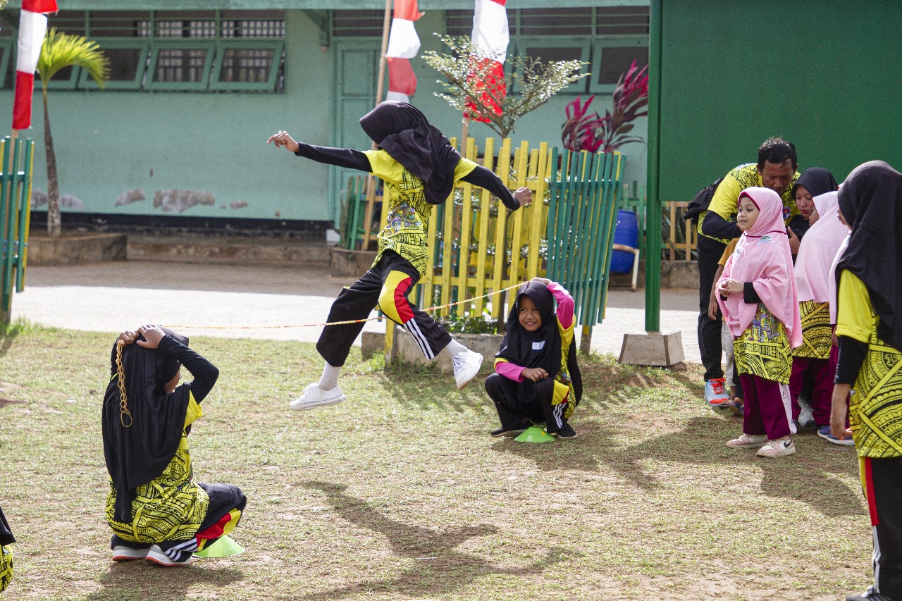 Lompat Karet Hingga Balap Balon, Ratusan Siswa di Merauke Aktif Bergerak dan Bugar Ikuti TOS Kemenpora