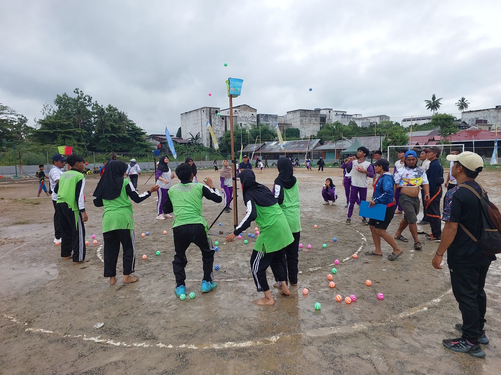 Lapangan Sempat Diguyur Hujan, Peserta FOP Kemenpora di Kota Bontang Tetap Bersemangat