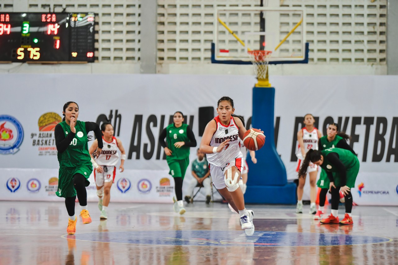 Tim Basket Putri Indonesia Lolos ke Semifinal ASBC 2025 Usai Hantam Arab Saudi 102–16