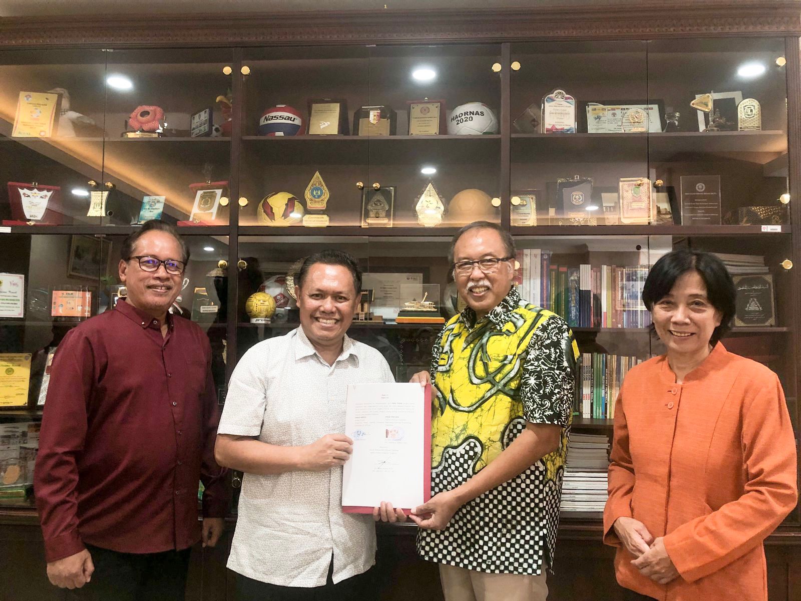 Penandatangan MoU antara Kemenpora dengan Special Olympics Indonesia (SOIna)